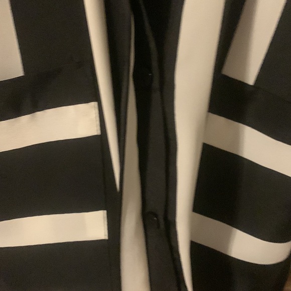 NWT Bar III size small Sleeveless Button Down Top Stripped Black and White - Picture 9 of 12